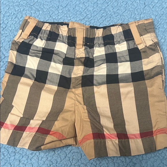 Plaid Burberry Shorts with Red Accent - Picture 2 of 5